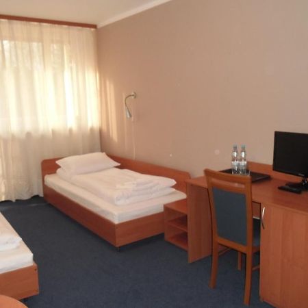 Irss Osrodek Szkoleniowy Hotell Białobrzegi Exteriör bild