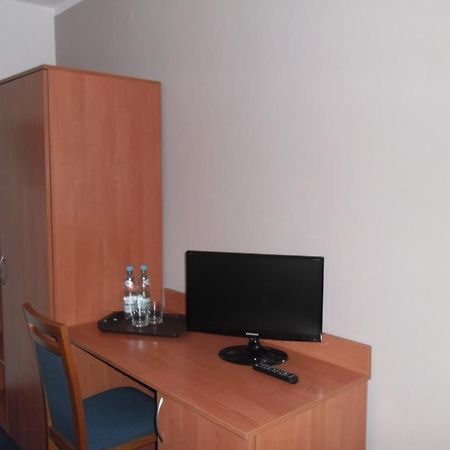 Irss Osrodek Szkoleniowy Hotell Białobrzegi Exteriör bild