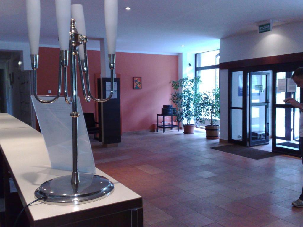 Irss Osrodek Szkoleniowy Hotell Białobrzegi Exteriör bild