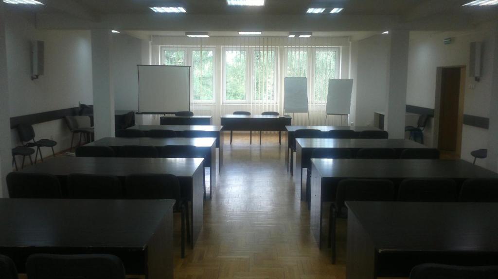 Irss Osrodek Szkoleniowy Hotell Białobrzegi Exteriör bild